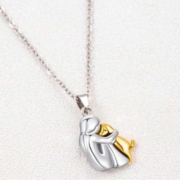 Embracing Dog Necklace - Picture 5 of 6